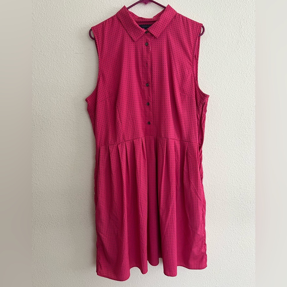 XXL Tommy Hilfiger collared pink dress. Has side zipper, pockets, and a lining.